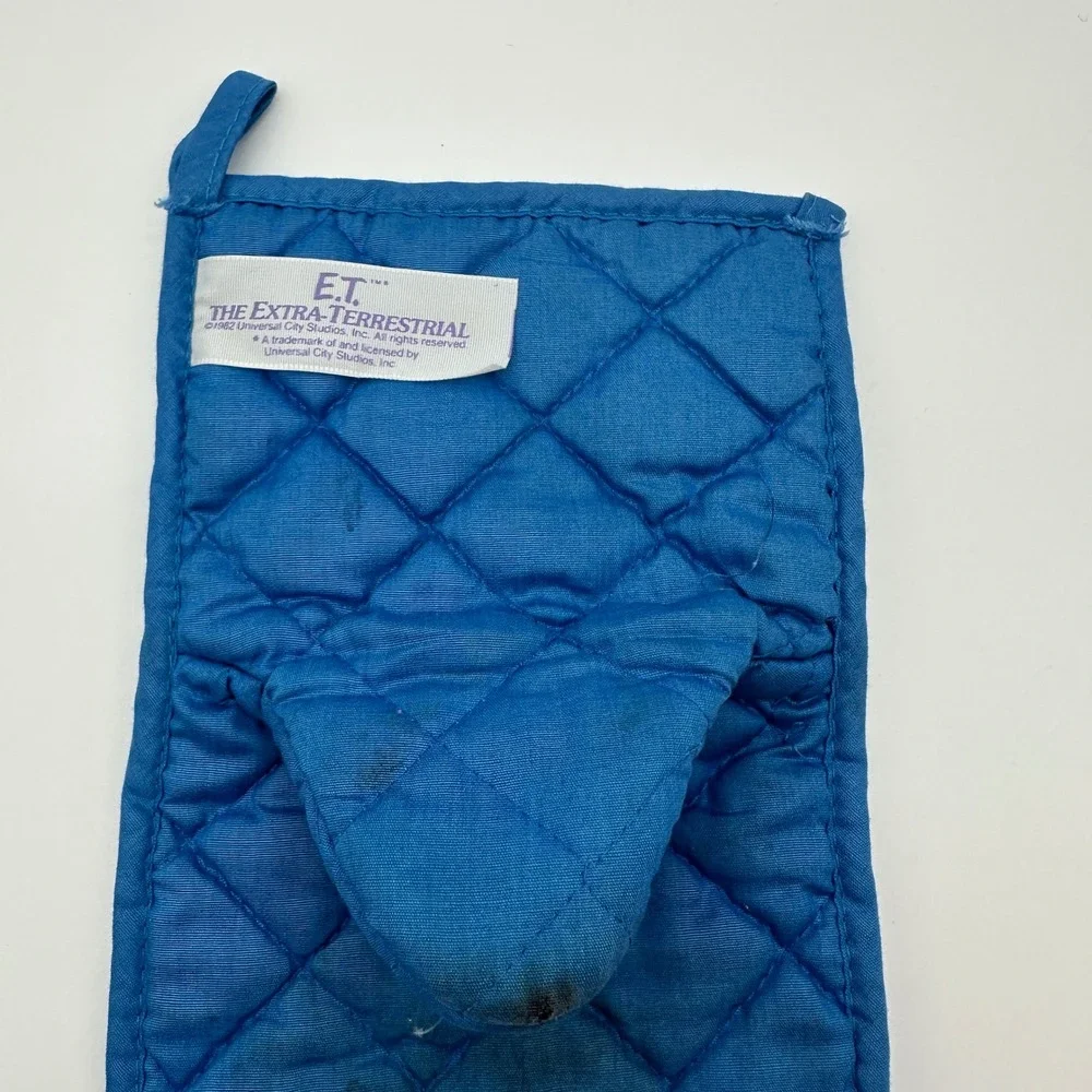Vintage 1982 ET The Extra Terrestrial Oven Mitt Blue Quilted Movie Memorabilia